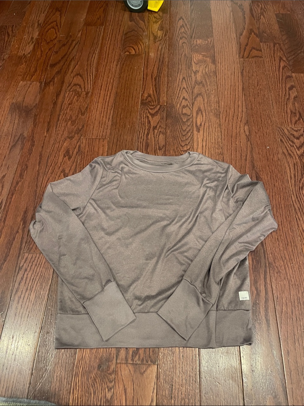 Vuori Long Sleeve Crew in Taupe Gray